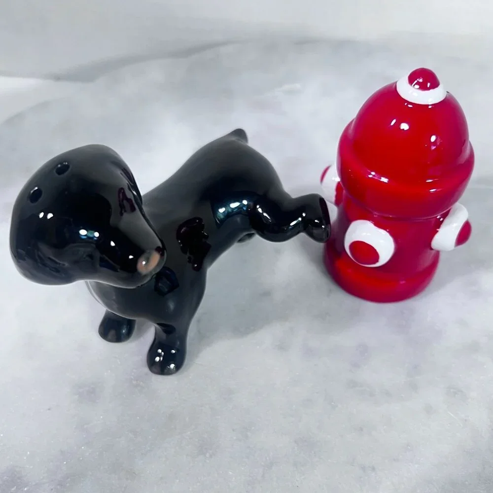 Pier One Black Dog‎ Urinating on Red Fire Hydrant Ceramic Salt & Pepper Shakers